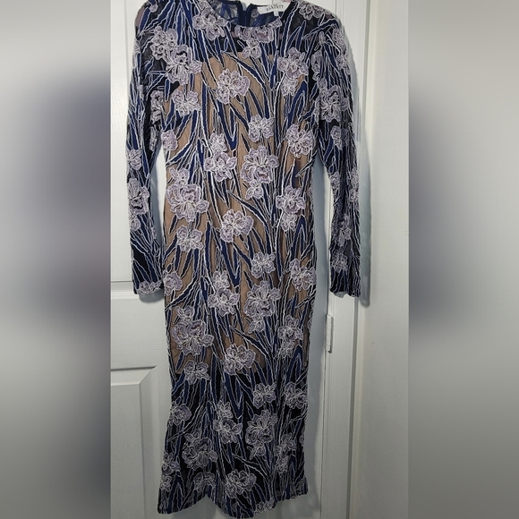 Elliatt Willow Floral Lace Embroidered Sheath Midi Flare Dress - Picture 7 of 7